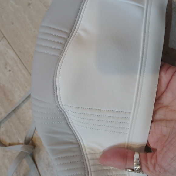 Trendy Athleta Bikini Top - Picture 2 of 9